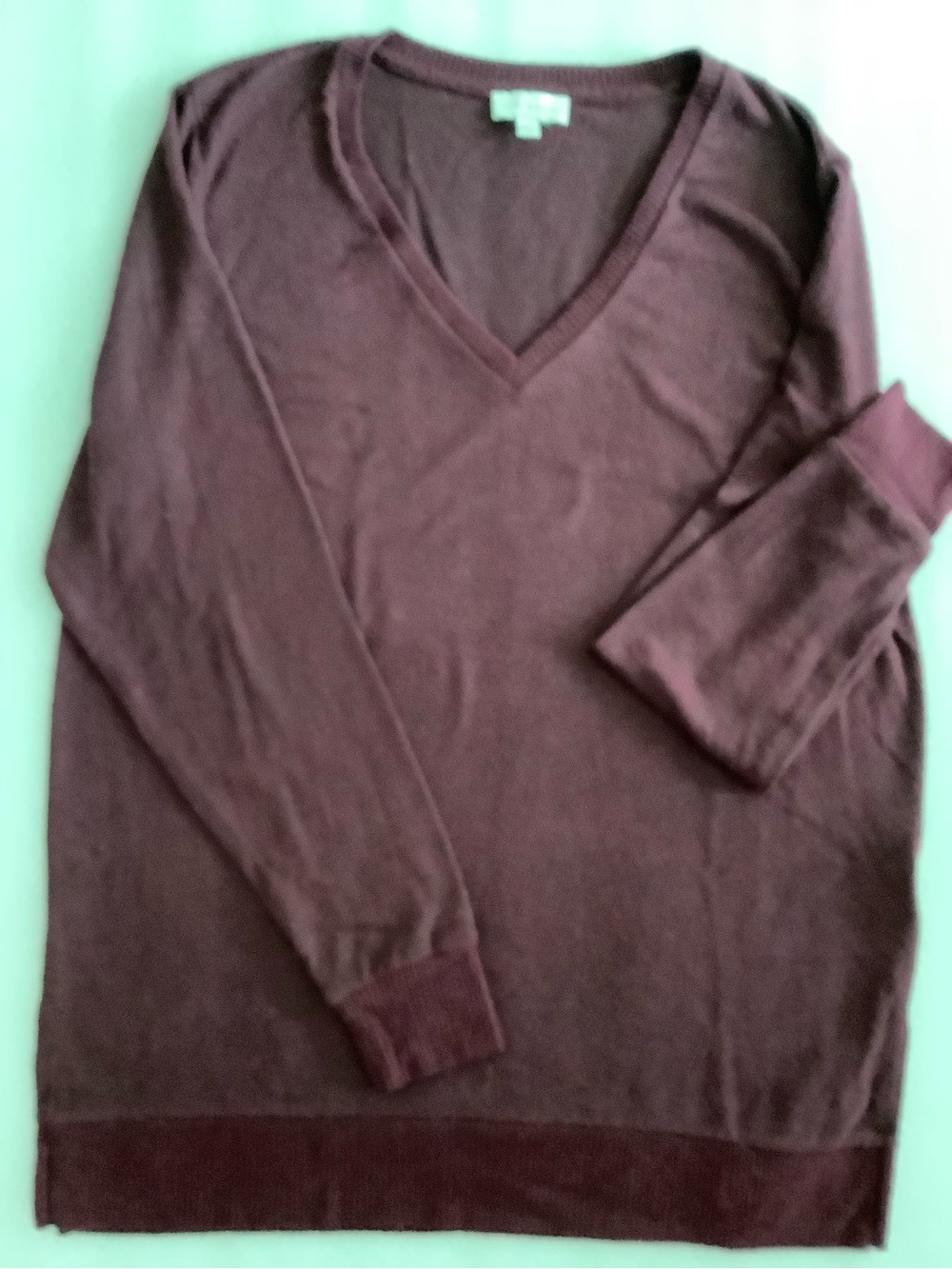 Lucky Brand Men's V-Neck Sweater in Wine